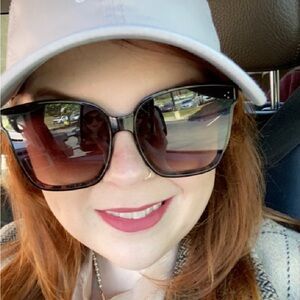 Meet your Posher, Taelor